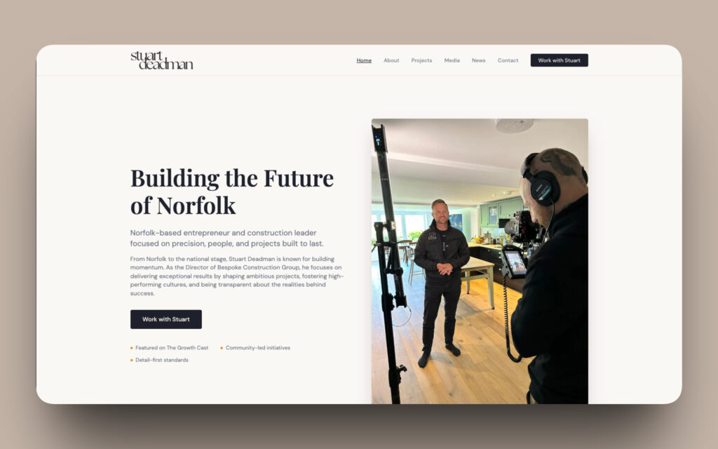 Screenshot of the Stuart Deadman website, built using Oxygen Builder - WinuSoft | Oxygen Builder Developer
